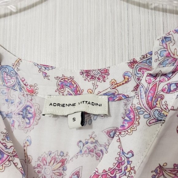 Adrienne Vittadini  floral print v-neck‎ 3/4 sleeve tie cuff blouse - Picture 2 of 6